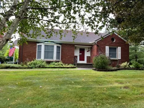 305 Mills Rd, Saline, MI 48176