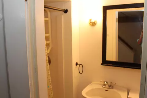 Bath - 305 Mills Rd, Saline, MI 48176 photo 6 of 6