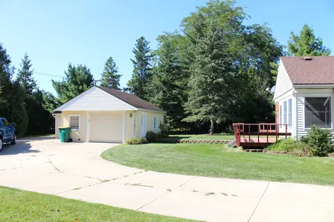 Exterior - 305 Mills Rd, Saline, MI 48176 photo 6 of 26