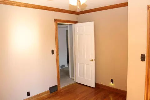 Bedroom - 305 Mills Rd, Saline, MI 48176 photo 3 of 10