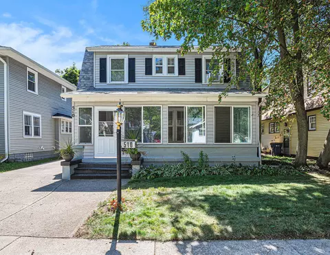 510 Storrs St SE, Grand Rapids, MI 49507
