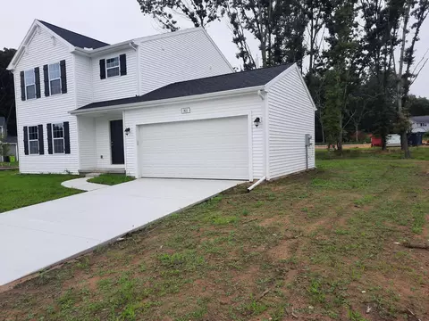 811 Parkwood Dr, Greenville, MI 48838