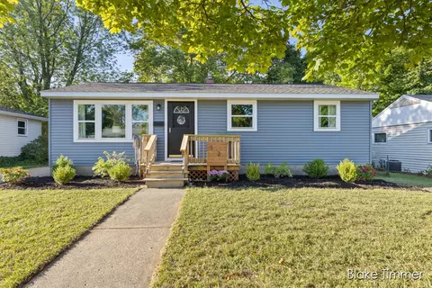 1420 Slayton Ave, Grand Haven, MI 49417