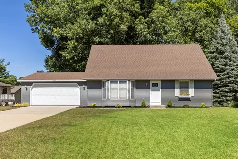 6475 Huntington Dr, Holland, MI 49423