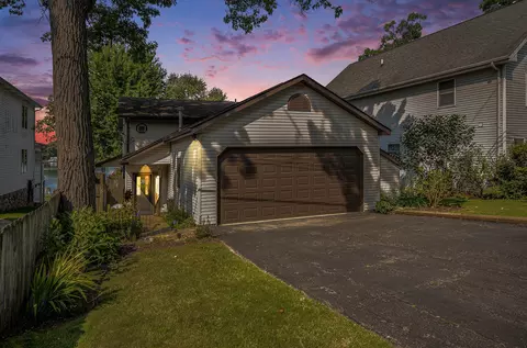 4476 Clifford Rd, Brighton, MI 48116