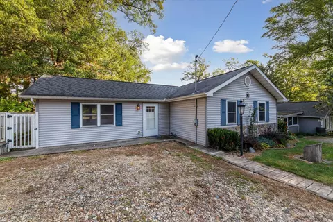 149 St Marys Lake Rd, Battle Creek, MI 49017