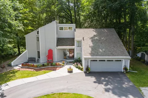 3727 David Ln, Lansing, MI 48911