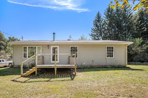 10245 Mack Island Rd, Grass Lake, MI 49240