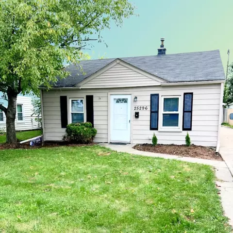 25296 Send St, Roseville, MI 48066