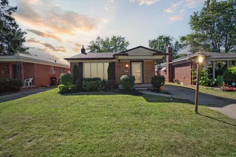9031 Appleton Ave, Redford, MI 48239