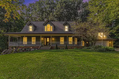 7430 Janel Ct, Brighton, MI 48116