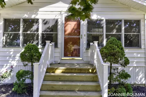 243 N Colonial St, Zeeland, MI 49464