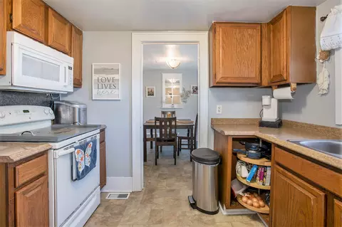 738 E Chicago St, Bronson, MI 49028 photo 8