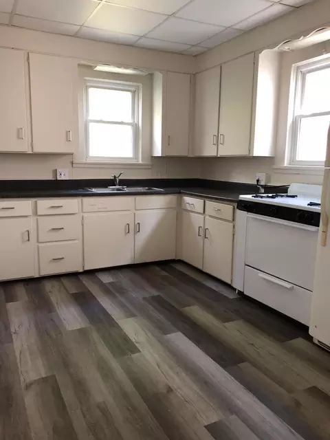 611 S Jackson St, Jackson, MI 49203 photo 9