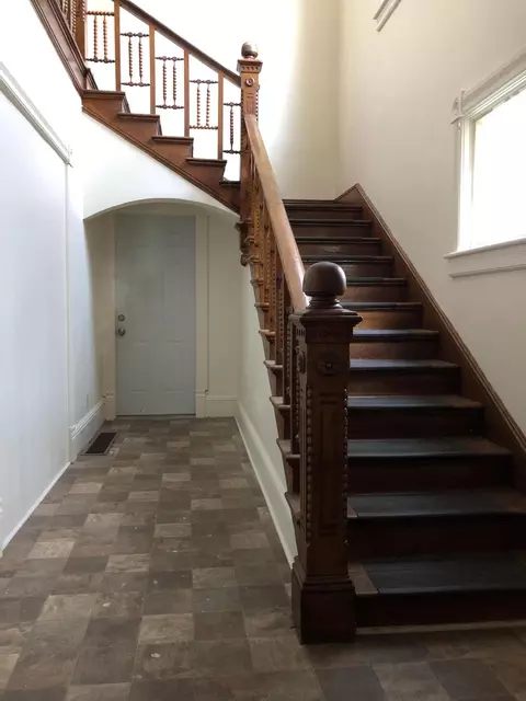 611 S Jackson St, Jackson, MI 49203 photo 7