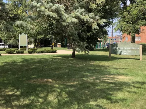 611 S Jackson St, Jackson, MI 49203 photo 6