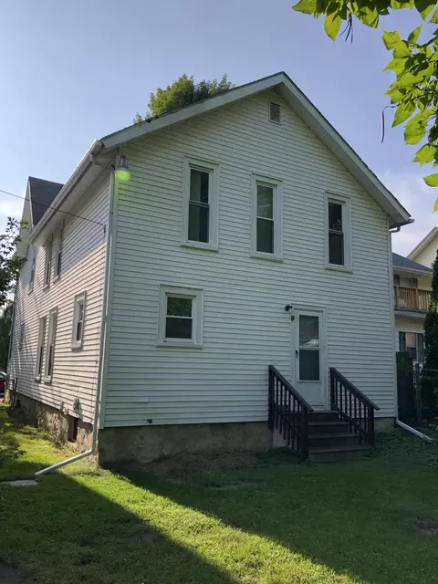 611 S Jackson St, Jackson, MI 49203 photo 2