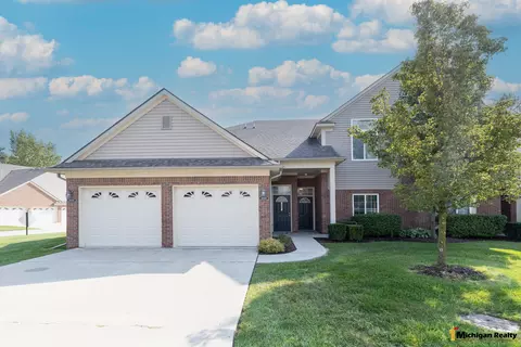 14437 Shadywood Dr #65, Sterling Heights, MI 48312