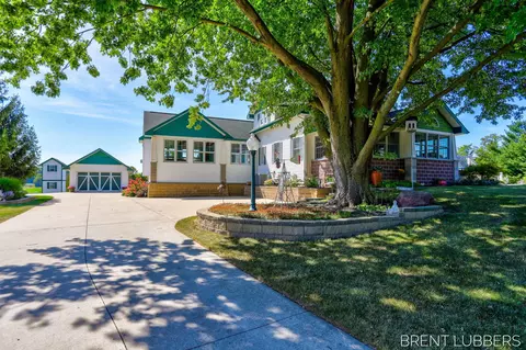6348 Ransom St, Zeeland, MI 49464