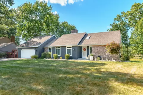 9434 Oakview Dr, Portage, MI 49024