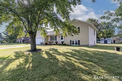 13185 Shutter Dr SE, Lowell, MI 49331 photo 2