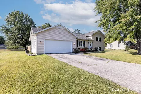13185 Shutter Dr SE, Lowell, MI 49331 photo 3