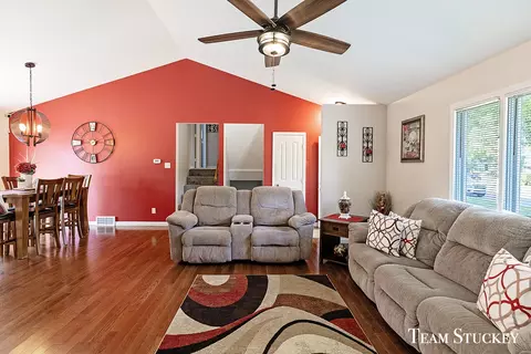 13185 Shutter Dr SE, Lowell, MI 49331 photo 6