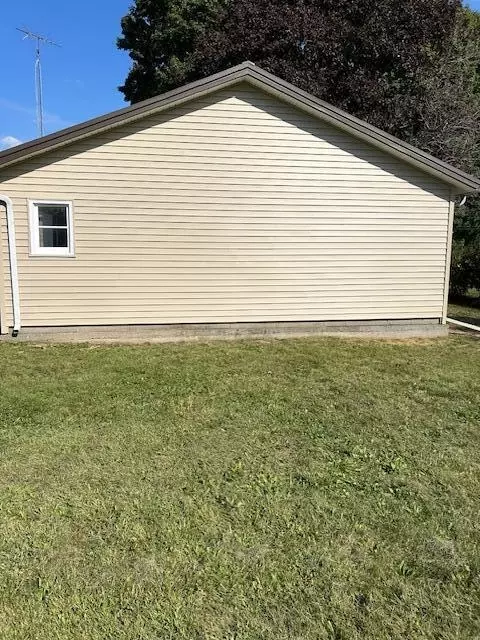 1126 Marshall Rd, Tekonsha, MI 49092 photo 3