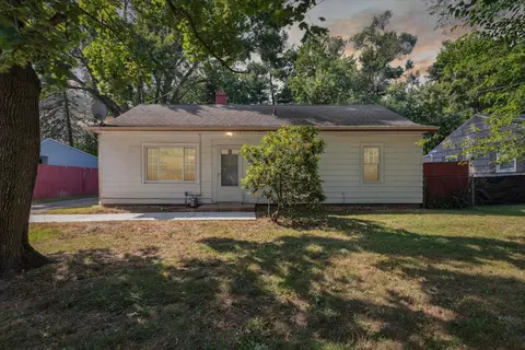 155 S Carleton Dr, Battle Creek, MI 49017