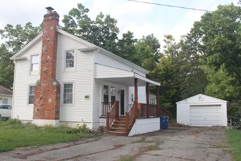 418 Hattie St, Grand Blanc, MI 48439