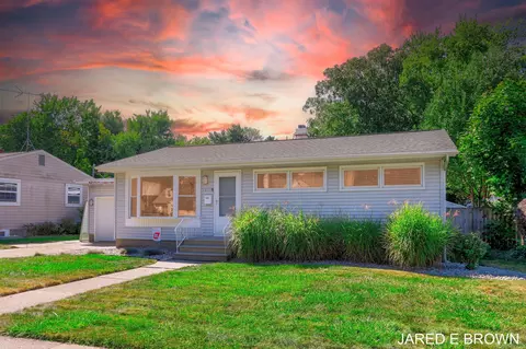 1611 Wisconsin Ave, Grand Haven, MI 49417