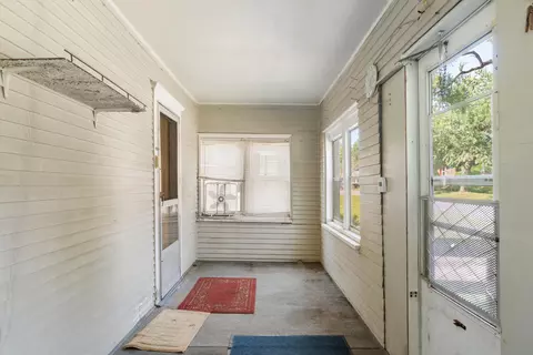 119 Avondale Ave, Jackson, MI 49203 photo 5
