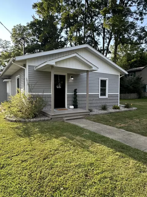 439 Wright St, Jonesville, MI 49250