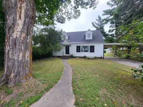 10858 Main Street St, Honor, MI 49640
