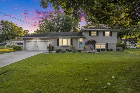 11 Carlyle Ave, Coldwater, MI 49036