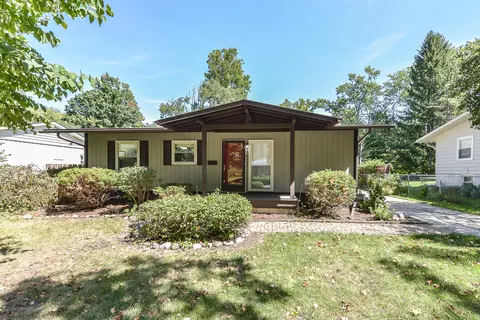 1072 Morningside Dr, Ann Arbor, MI 48103