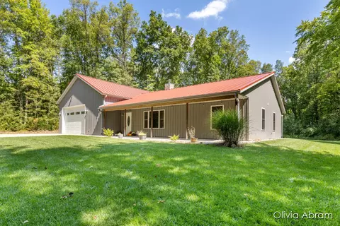 2738 Old Dutch Ln, Middleville, MI 49333