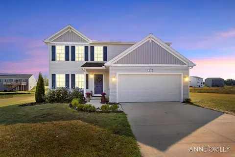 414 Oak Hill Ct, Middleville, MI 49333
