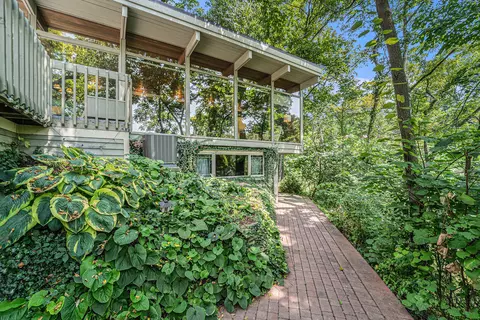 281 Corrie Rd, Ann Arbor, MI 48105