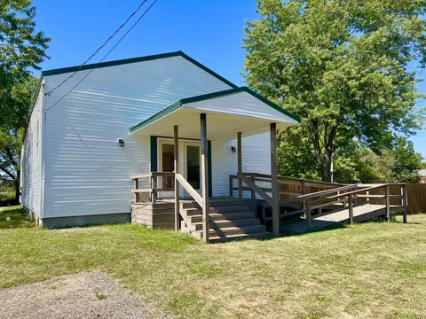 230 Mowry Ave, Bronson, MI 49028 photo 2