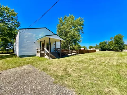 230 Mowry Ave, Bronson, MI 49028 photo 3