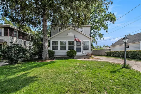1214 Carlton Ave NE, Grand Rapids, MI 49505