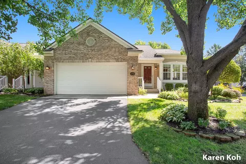 3750 Old Elm Dr SE, Kentwood, MI 49512