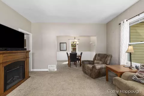 129 Summit St, Ionia, MI 48846 photo 3