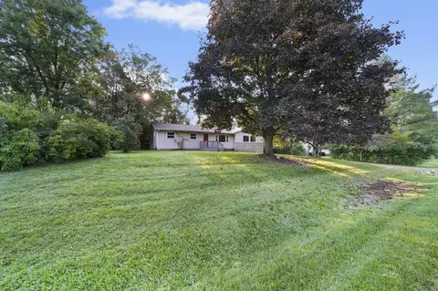 2363 Windemere Dr, Jackson, MI 49202 photo 2