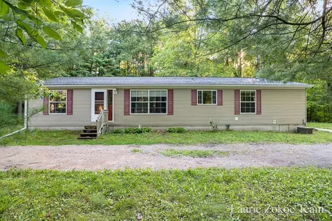 11886 Gordon Rd, Newaygo, MI 49337