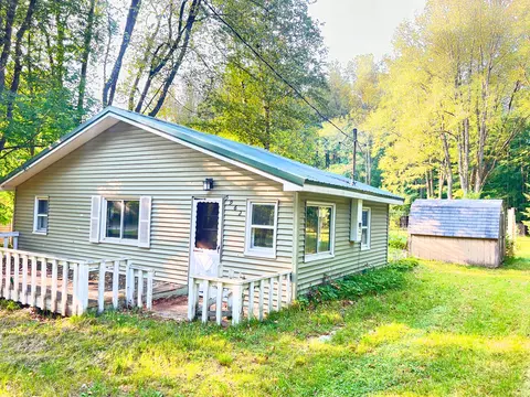 5962 Woodland Dr, Lake, MI 48632