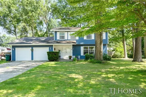 1032 Ivanhoe Dr, Muskegon, MI 49445
