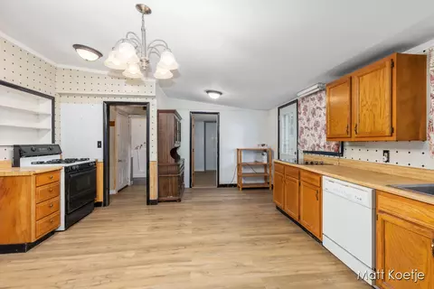 707 James St, Belding, MI 48809 photo 5