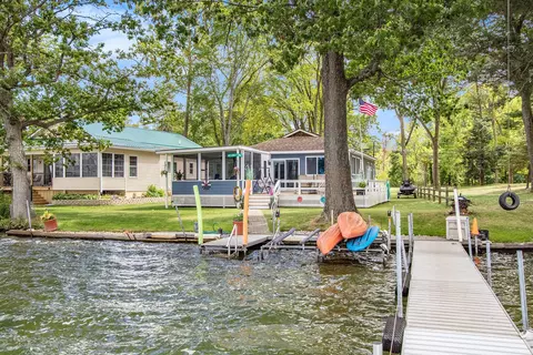 30686 Polk Rd, Dowagiac, MI 49047